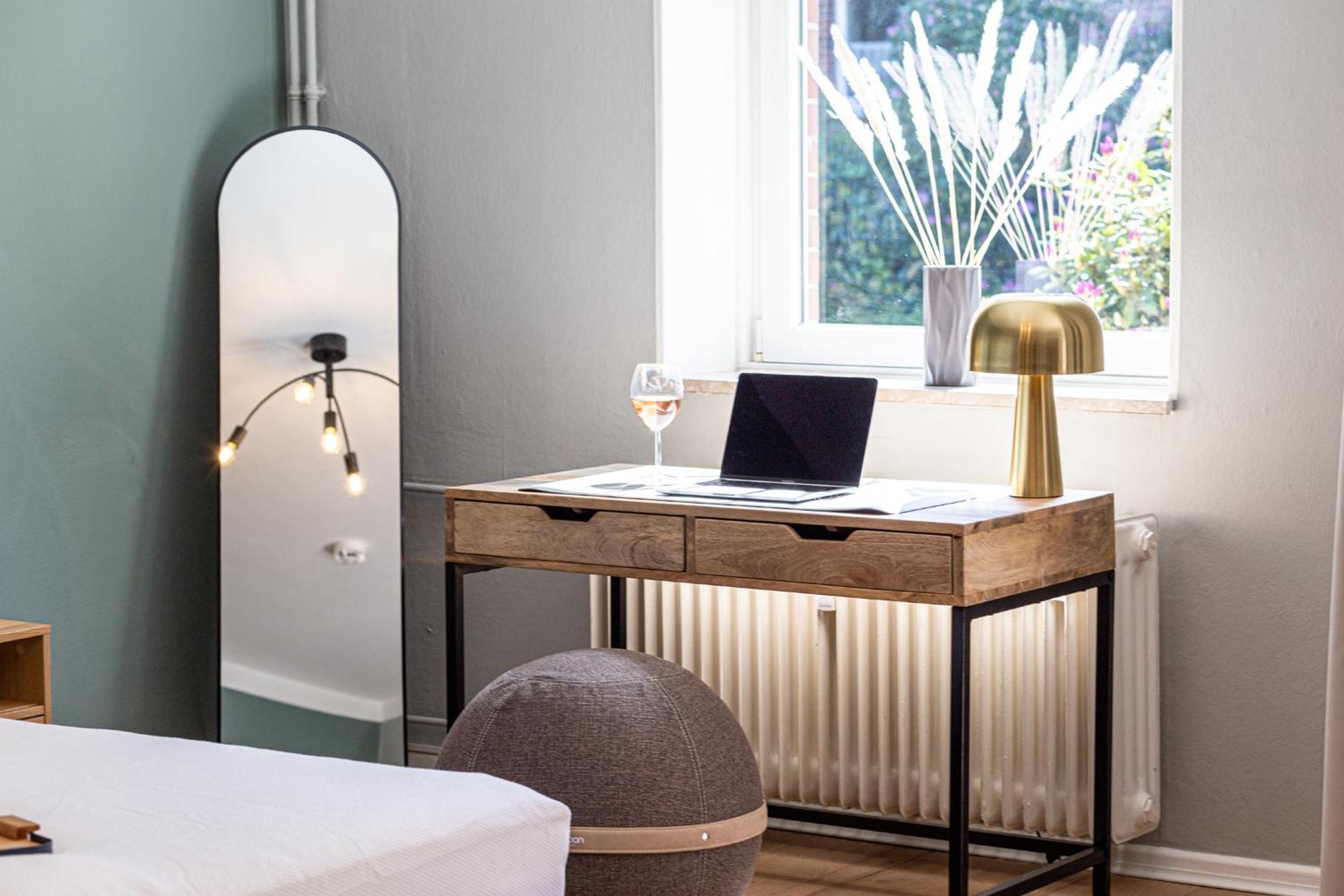 Have-A-Nice-Stay - Nahe Bahnhof Ahrensburg - 20 Minuten Nach Hamburg - Trotzdem Ruhig Gelegen - 6 Minuten Zu Fuss Ins Zentrum Ahrensburg - Modern Eingerichtet Esterno foto